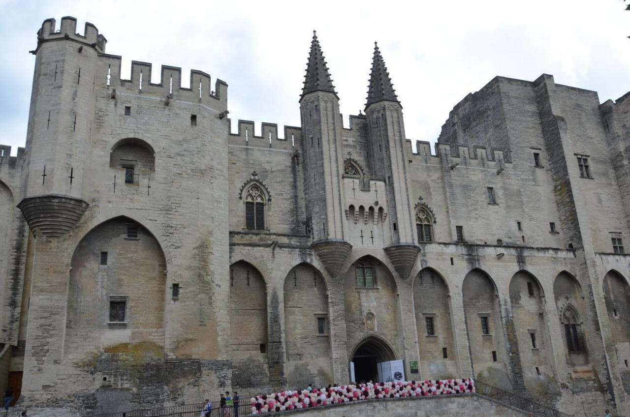 Face Au Palais Des Papes Leilighet Avignon Eksteriør bilde